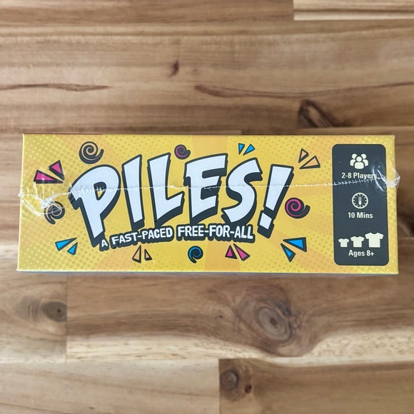 Piles! Fast-Paced Card Game - Picture 3 of 3
